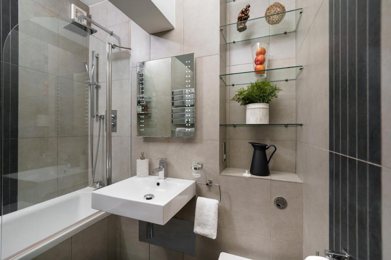 2 Bedr, 3 Beds, 1 Bath Thames, Trafalgar Sq London Kültér fotó
